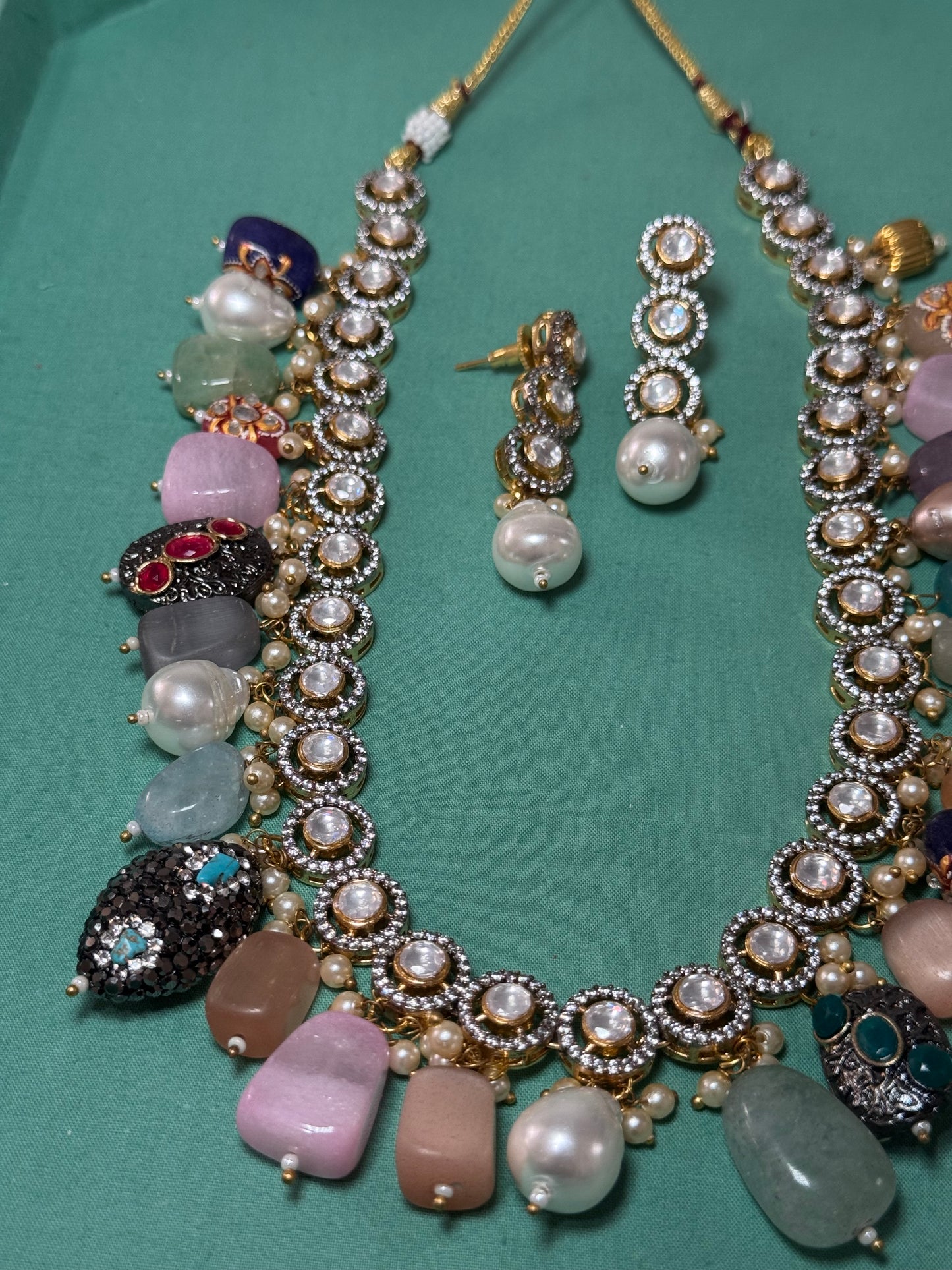 728592 - necklace set