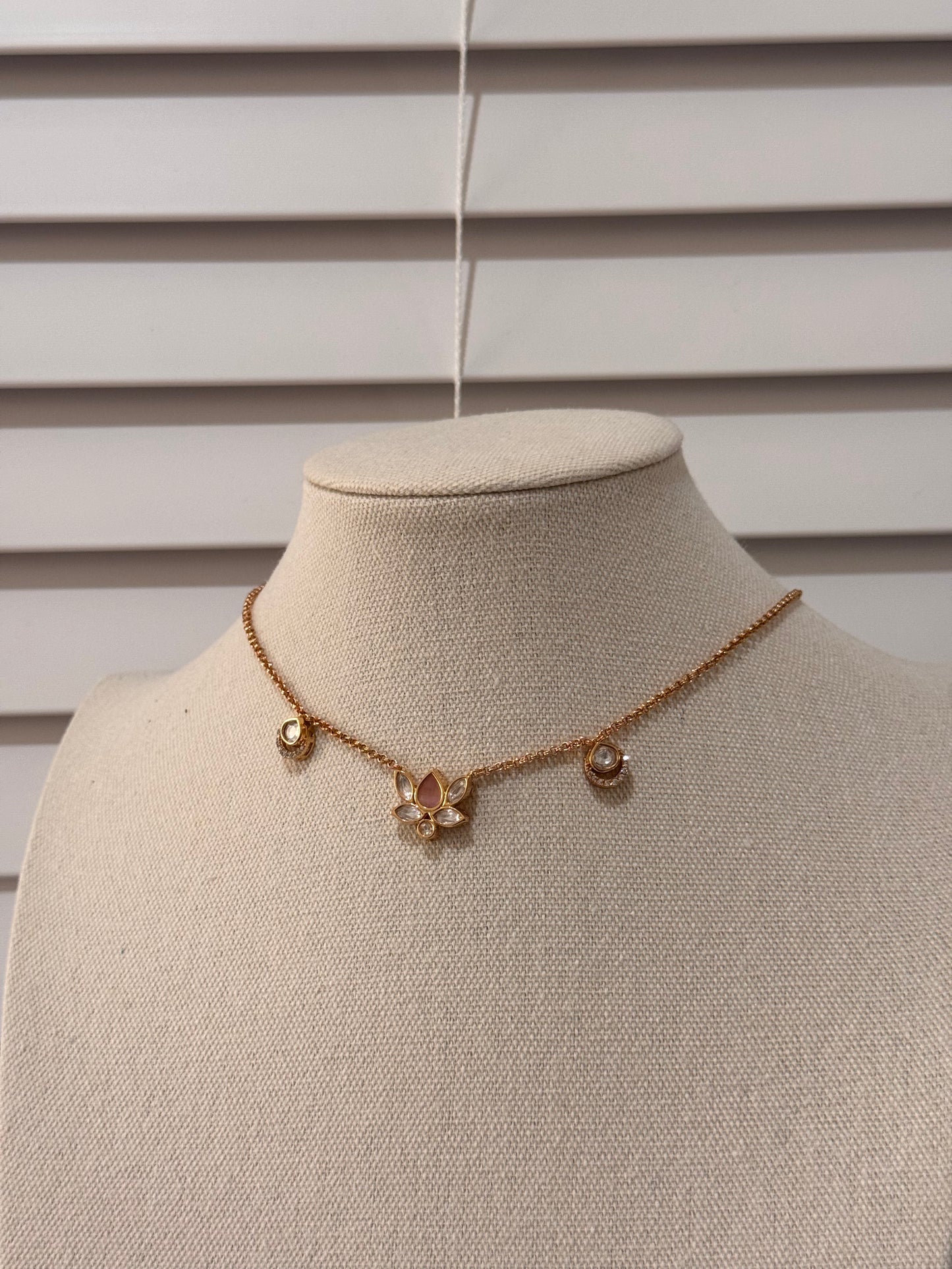 53311 - dainty necklace set