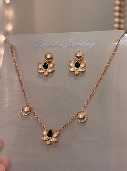 53311 - dainty necklace set