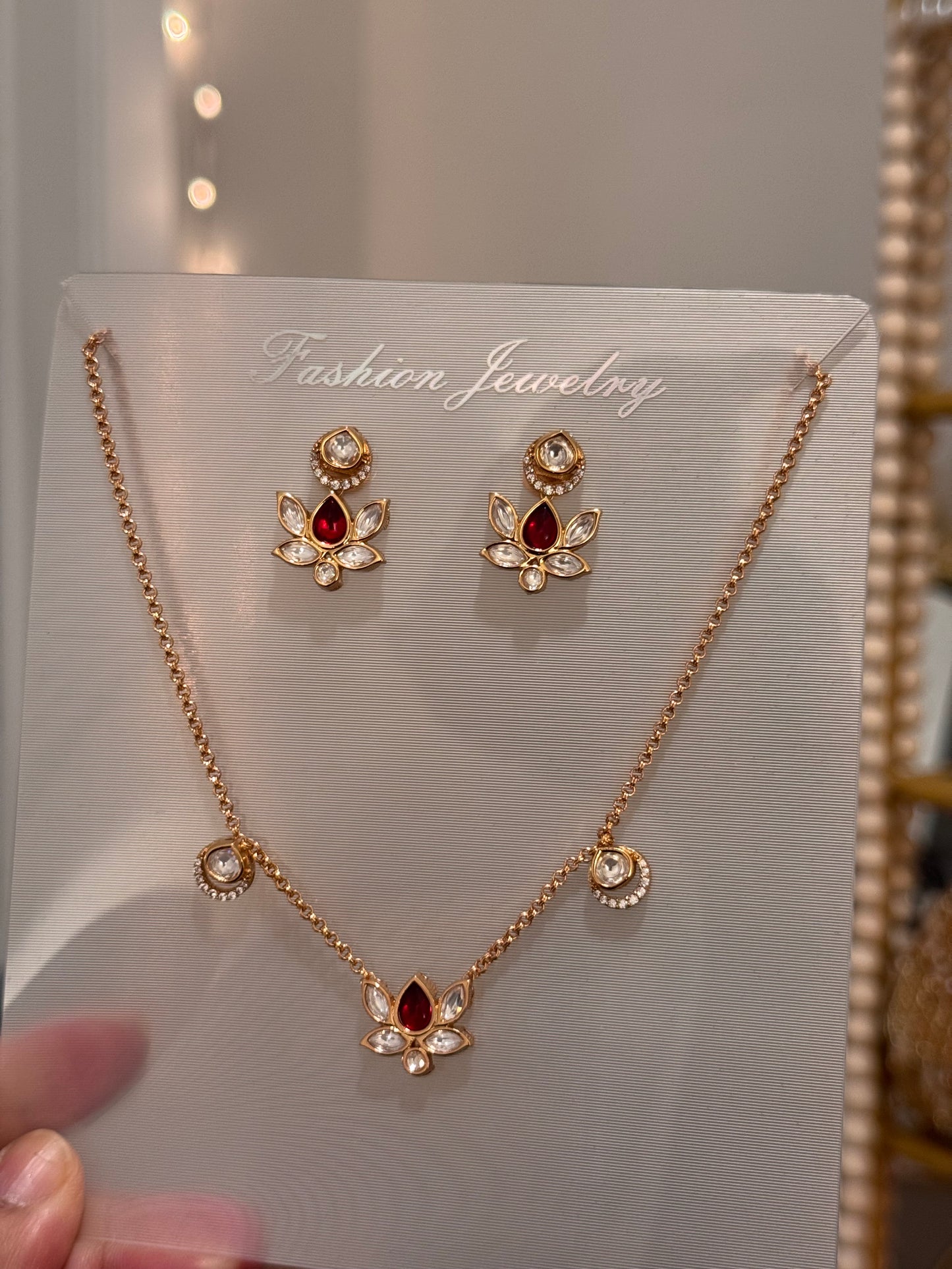 53311 - dainty necklace set